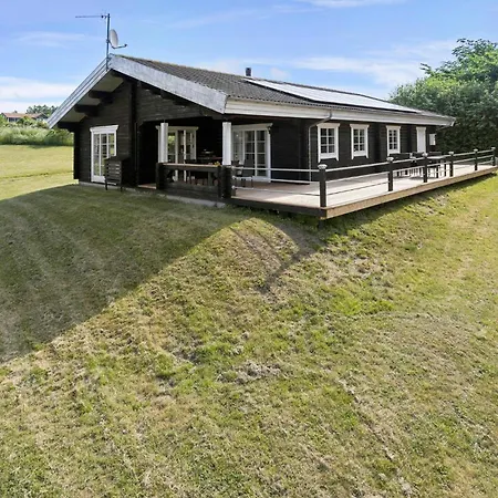 3 Bedroom Gorgeous In Hasle