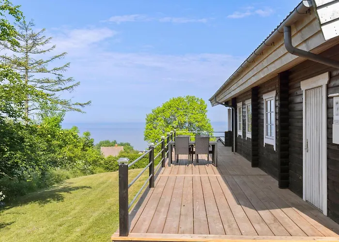 3 Bedroom Gorgeous In Hasle